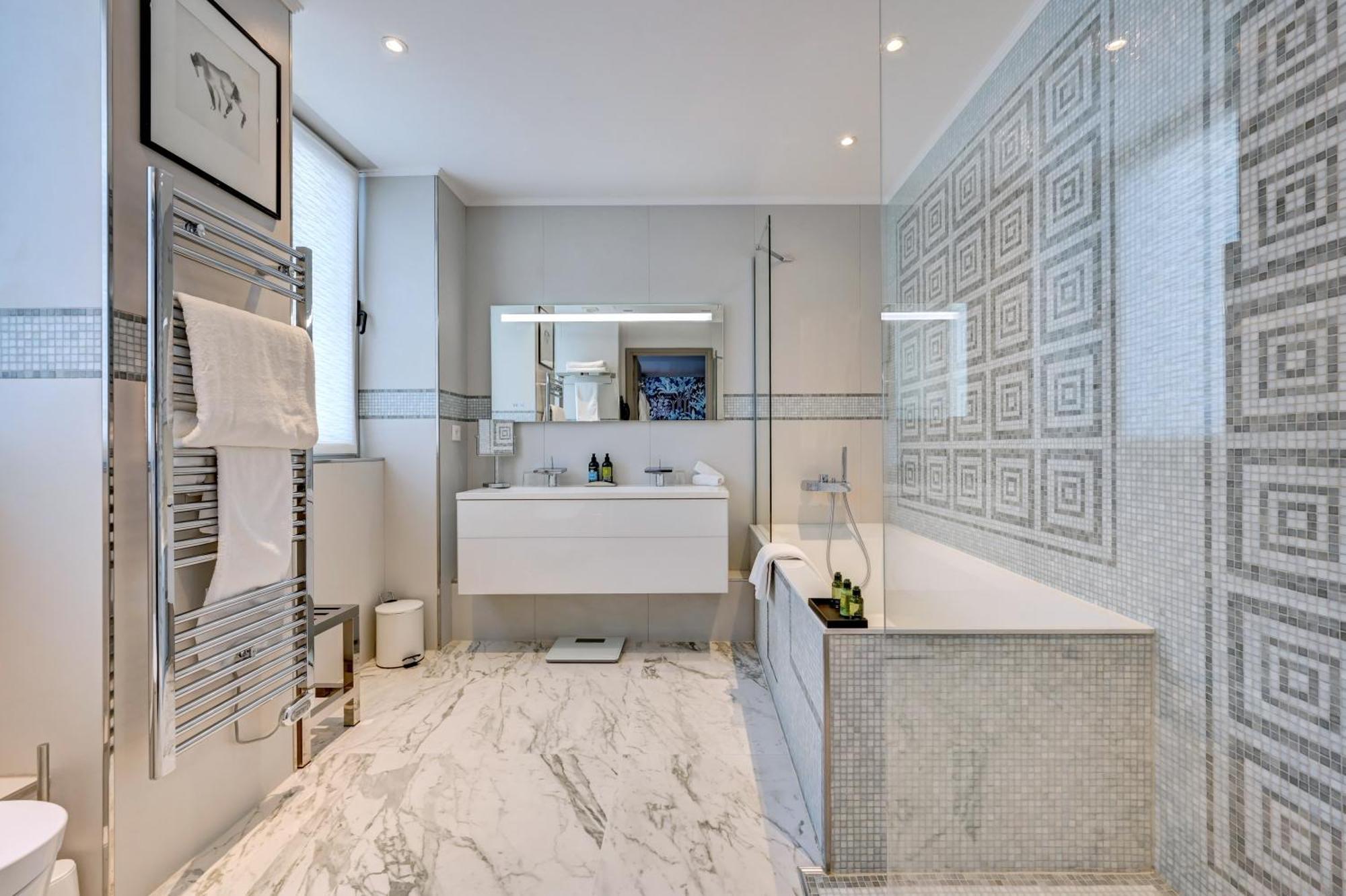 The One Alma 5* Paris